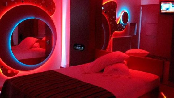 Aclaran que a los hoteles alojamiento de la provincia pueden ingresar parejas de cualquier género