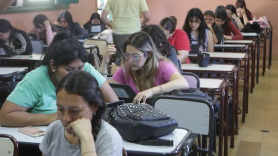 Los estudiantes que en el ciclo lectivo 2025 opten por carreras de nivel superior consideradas prioritarias por el gobierno de Mendoza recibirán un incentivo mensual.