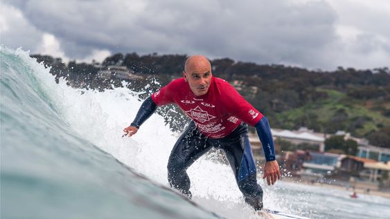 Aitor Francesena es ganador dos veces del campeonato del mundo&nbsp;ISA&nbsp;y cuatro veces campeón del mundo del circuito mundial de la&nbsp;ASP&nbsp;de&nbsp;surf adaptado