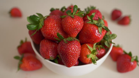 La frutillas deben guardarse en la heladera, sin lavar y con ventilación, para prolongar su frescura y sabor.