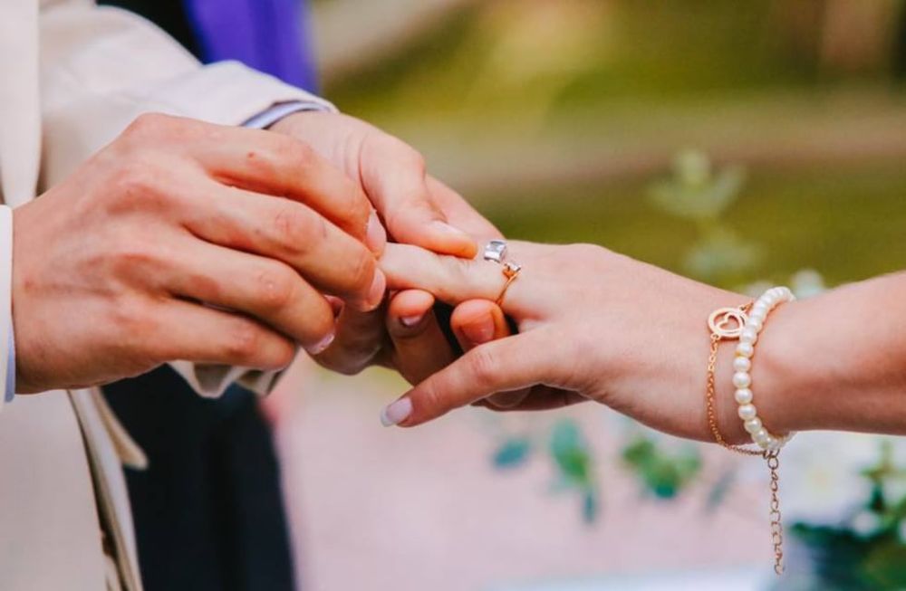 Un joven de 19 años tomó veneno y se murió el día de la boda, porque no quería casarse.