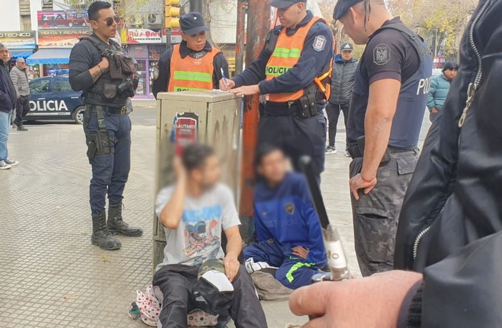 Tres sujetos que protagonizaban una riña fueron detenidos en el microcentro