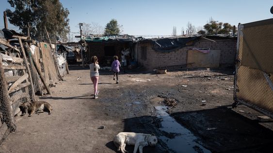 Mendoza 15 de julio de 2020 SociedadOperativo de testeos e hisopados en el asentamiento Castro por posible transmisión comunitaria en el departamento Guaymallen Foto: Ignacio Blanco / Los Andes