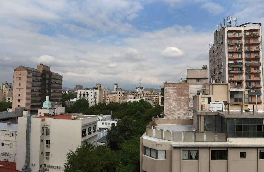 Pronóstico del tiempo. Se espera una jornada parcialmente nublada y cálida en Mendoza. Archivo / Los Andes
