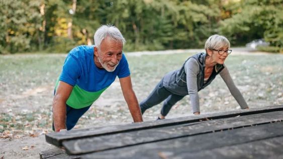 Este simple entrenamiento deja el cuerpo más despierto y con mayor energía.
