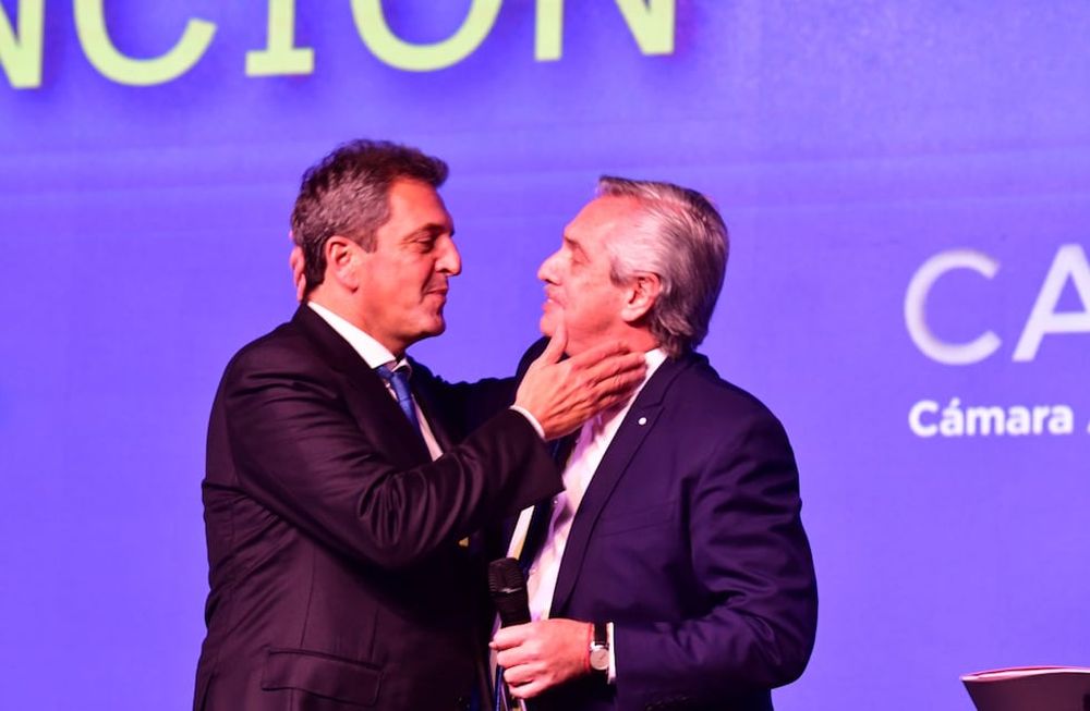 Alberto Fernández dijo que Sergio Massa será el próximo presidente argentino durante la Convención Anual de la Cámara Argentina de la Construcción, en La Rural. Foto: Clarín