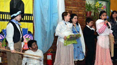 Intervenciones artísticas en las escuelas para los festejos de Mayo