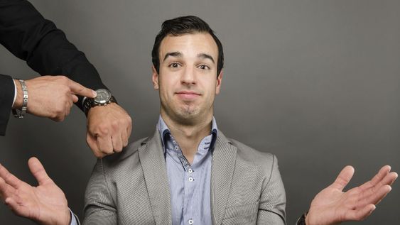 Qué significa que una persona siempre llegue tarde, según la psicología Qué significa que una persona siempre llegue tarde, según la psicología