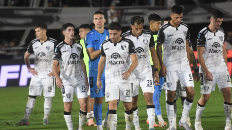 El Lobo sufrió una dura derrota frente a Estudiantes en el estadio Víctor Legrotaglie.
