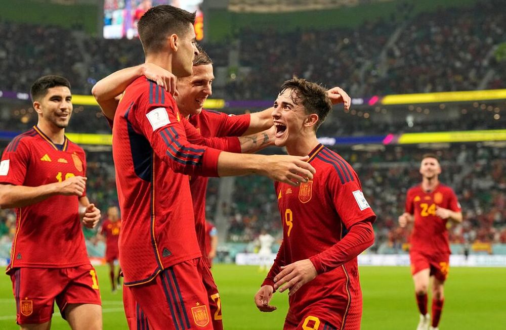 España fue una aplanadora y goleó por 7 a 0 en su debut (Foto: AP).