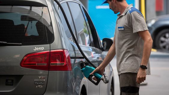Las subas para el mes de junio tienen que ver con las actualizaciones del Impuesto a la Transferencia de Combustibles Líquidos.Foto: Ignacio Blanco / Los Andes