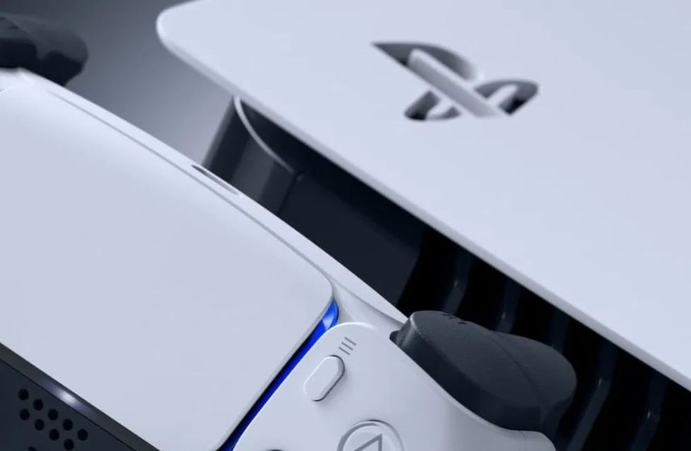La PS5 Slim Digital Chassis E reduce su almacenamiento a 825 GB, manteniendo el mismo precio, lo que podría afectar la experiencia de juego con títulos de gran tamaño
