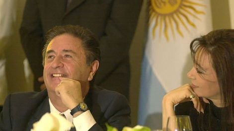 La grieta no se arregla poniéndose en el medio de ella - Por Carlos Salvador La Rosa