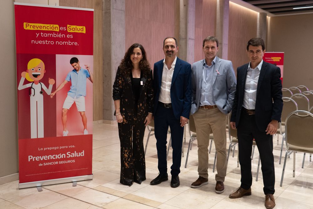Dra Cardellino gerente médica de Prevención Salud, Dr Benítez Gil, Diego Lombardo Jefe de la prepaga en San Juan y Juan Lara Jefe UN Mendoza