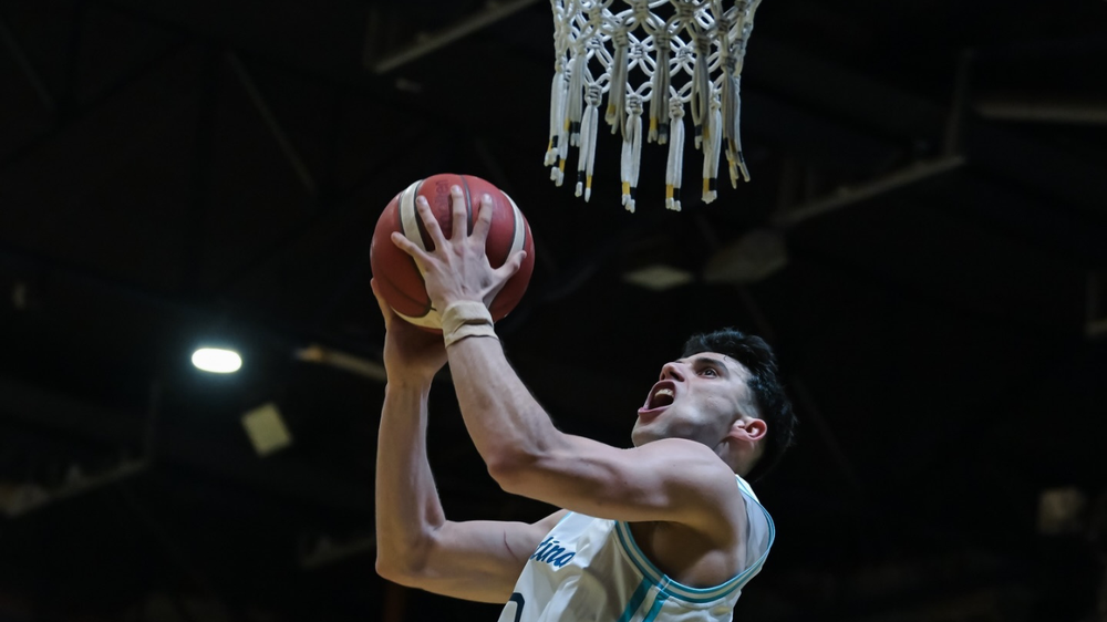 La Selección Argentina de básquet aplastó a cuba 105-49.