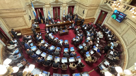 parte del Senado renunció al polémico aumento de sus dietas