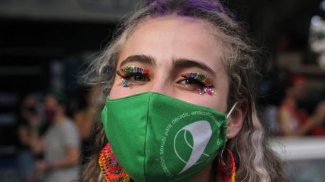 Durante la jornada también se elevarán pedidos a la justicia por femicidios en diferentes localidades, así como reclamos por la igualdad laboral y contra todo tipo de violencias.