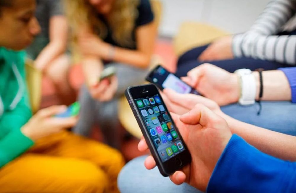 España también prohíbe las redes sociales para menores de 16 años (Foto: Web).