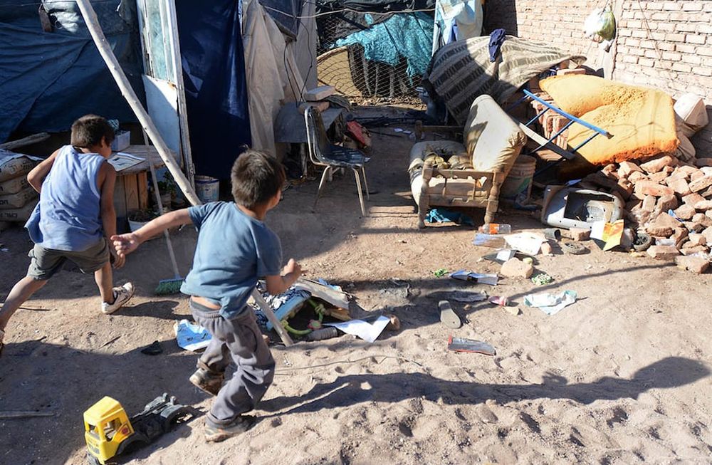 El Día de las Infancias es una jornada de celebración, en que se mima a los más pequeños, cada uno a su manera y como puede. Sin embargo, en el contexto actual, la realidad de muchos niños, niñas y adolescentes (NNyA) deprecia los motivos de festejo. Muchas infancias están atravesadas por situaciones dolorosas y tristes que afectan su desarrollo y opacan esta valiosa etapa de la vida que incluso puede condicionar su futuro. - Archivo