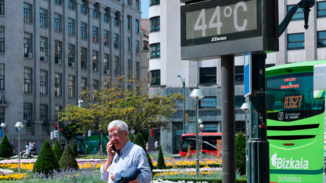 Un termómetro marcó 44 º C el pasado miércoles en Bilbao.