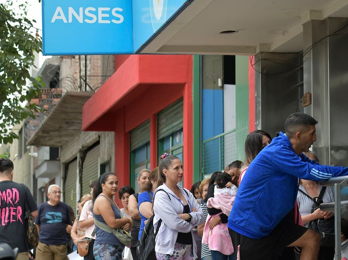 Hasta $20.000: esto paga Anses por única vez a quienes cumplan los siguientes requisitos - Foto: Orlando Pelichotti / Los Andes