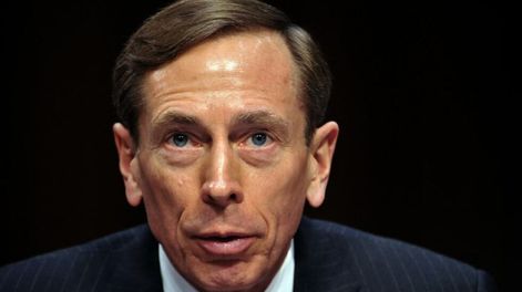 Renunció el director de la CIA por un escándalo amoroso