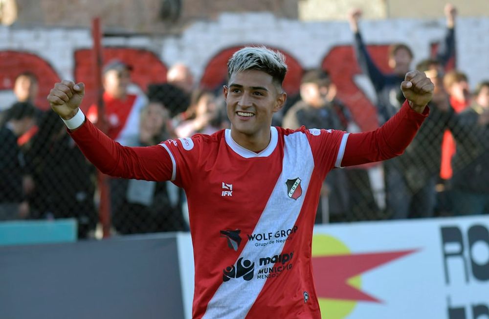 El Club Deportivo Maipú ganó a Racing de Córdoba, en el estadio Omar Sperdutti por la fecha 26 de la Zona A de la Primera Nacional. Foto: Orlando Pelichotti