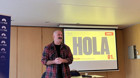 &nbsp;Leandro Reta Sabio, ex Google y formado en Singularity University, disertó ante socios del del Polo TIC Mendoza: cómo dejar de pensar en forma lineal.