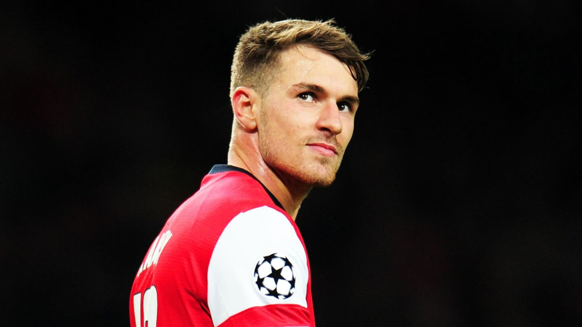 Jugó en el Arsenal, sus goles se asociaron a las muertes de Bin Laden o Steve Jobs y se retiró a los 35 años