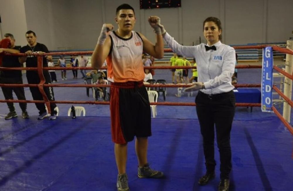 Boxeo: Rodrigo Araya, con el oro