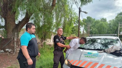Preventores aprehendieron a un sujeto que había robado y gatillado sobre su víctima