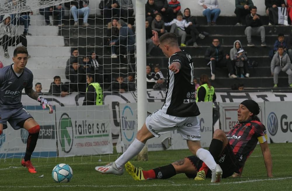 Empate en el Víctor Legrotaglie: Gimnasia no pudo quebrar la defensa del Dragón