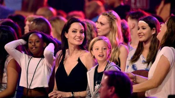 Angelina Jolie muy pero muy delgada