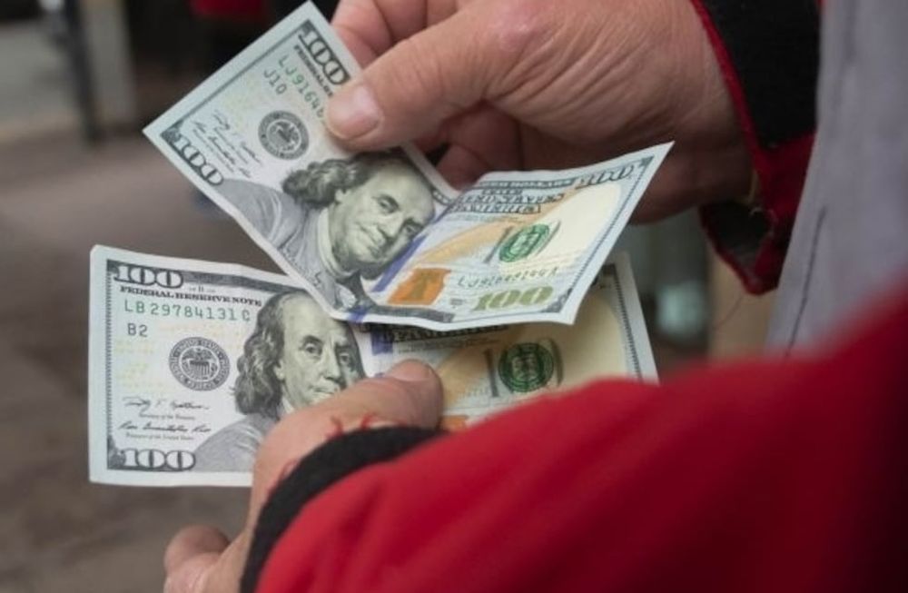 Cuáles son los mejores instrumentos para resguardar los ahorros ante la suba del blue, por la cercanía de las elecciones.