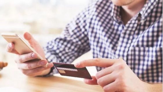 Por cuarentena, se desploman 40% los consumos con tarjeta de crédito