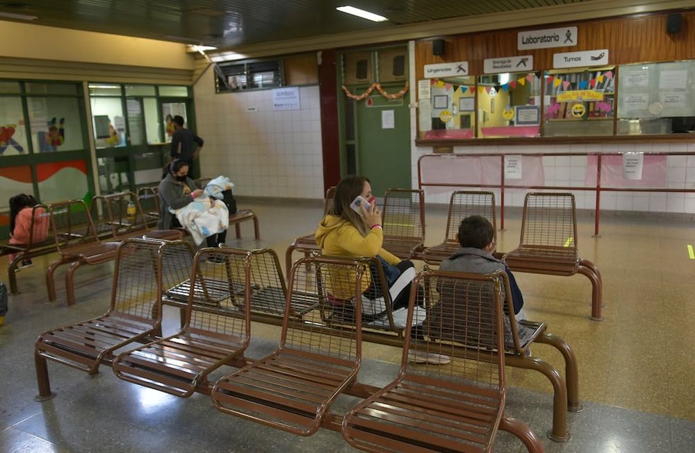 El lunes en la noche, una madre llegó a la guardia del Notti y los médicos alertaron sobre un posible caso de abuso sexual. - Foto Orlando Pelichotti