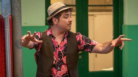 Los Andes | Cristian Di Carlo, actor , director y dramaturgo. recorre las escuelas de la provincia de Mendoza con su personaje. Foto: Ignacio Blanco / Los Andes