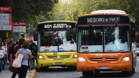 El sindicato de colectiveros llevó al Senado provincial sus reclamos por demoras en la implementación de acuerdos salariales y otras problemáticas que afectan al sector.