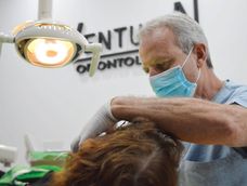 Víctor Venturín (65), el reconocido odontólogo mendocino que murió tras un choque en Chile. Su esposa Mónica también perdió la vida. Dos nietos salieron heridos.