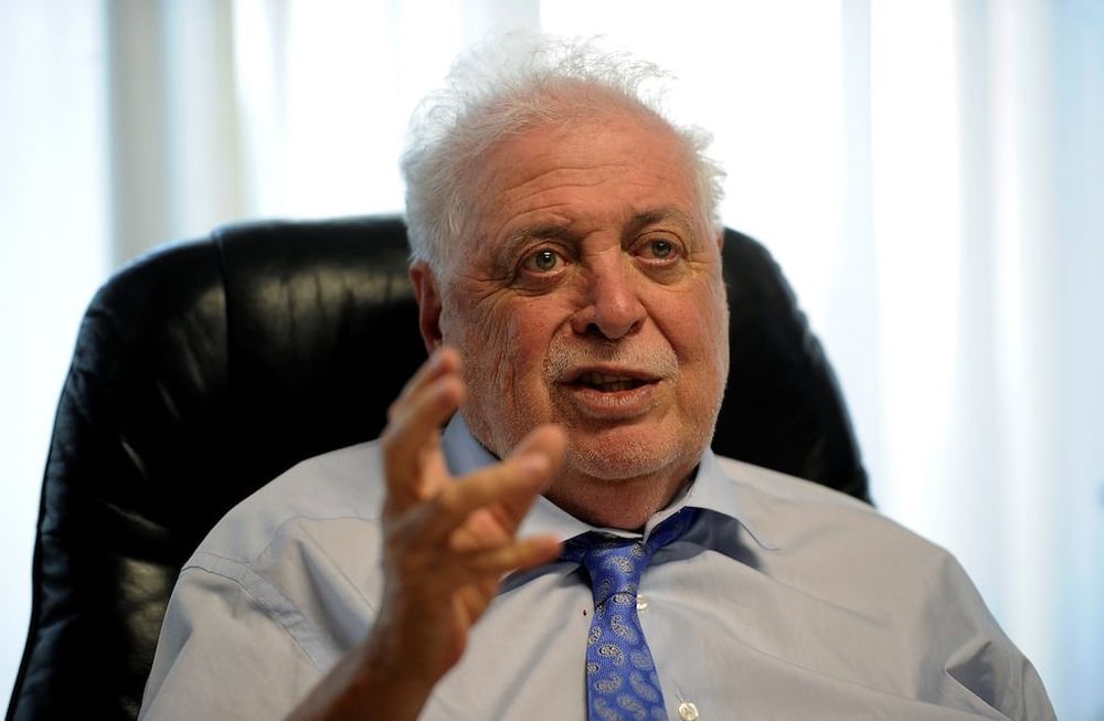 Ginéz González García, ministro de Salud de la Nación, fue muy claro con el tema del fútbol: aumentan los casos, se suspende la actividad. / Clarín