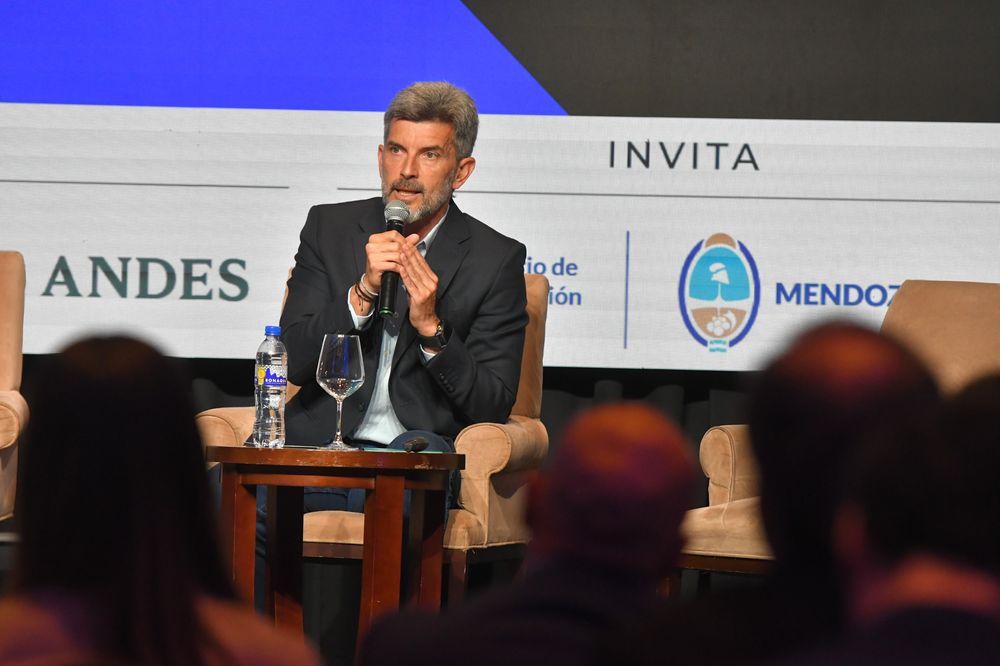 El intendente de Capital, Ulpiano Su&aacute;rez, cerr&oacute; la &uacute;ltima edici&oacute;n del Ciclo Pilares