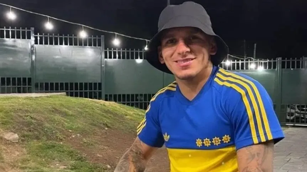 Lucas Torreira con la camiseta de Boca.
