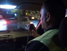Preventores detuvieron a un conductor ebrio en pleno centro de Mendoza en la madrugada.