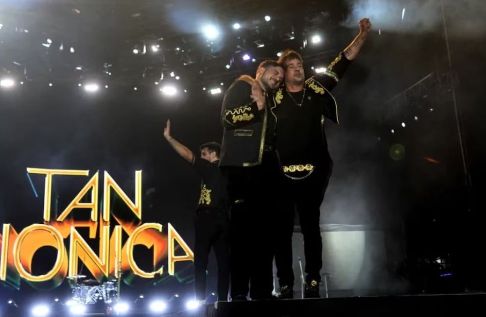 Chano y su hermano Bambi en la presentación de Tan Biónica. Foto: Infobae
