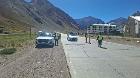 Las autoridades pusieron en marcha un operativo preventivo destinado a ordenar el flujo vehicular en el Paso Cristo Redentor
