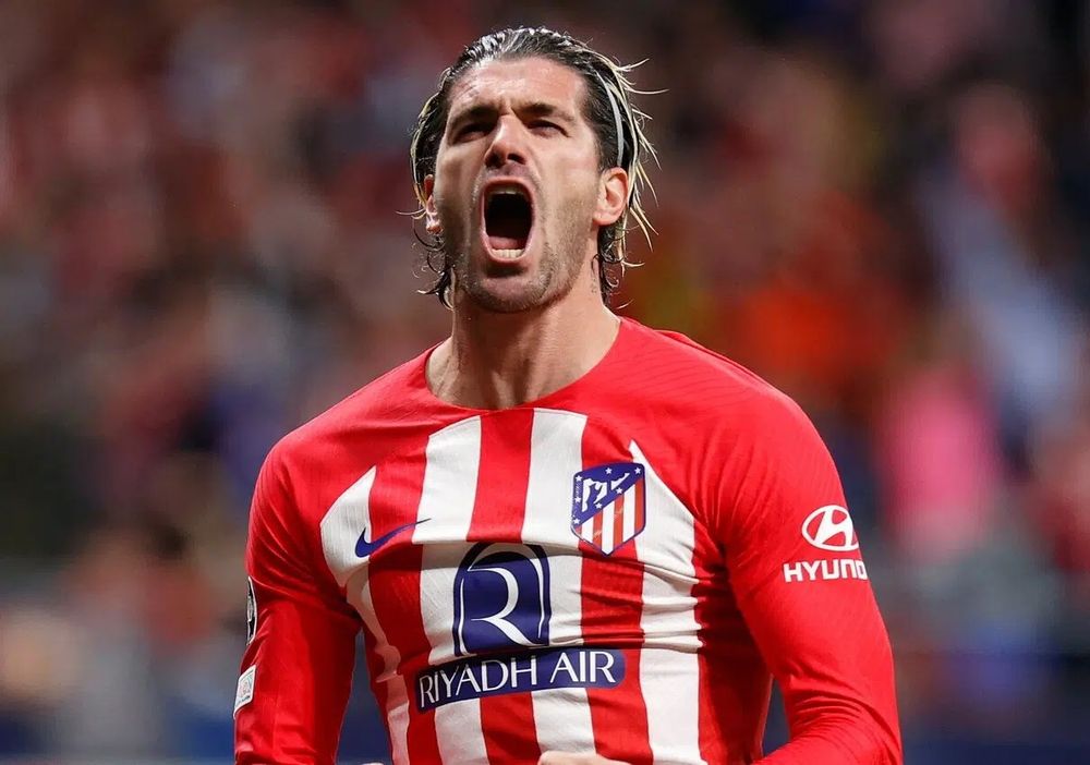 Atlético Madrid erwägt Berichten zufolge zwei Optionen: eine Vertragsverlängerung oder die Öffnung der Tür für einen Transfer, wenn ein zufriedenstellendes Angebot eingeht.
