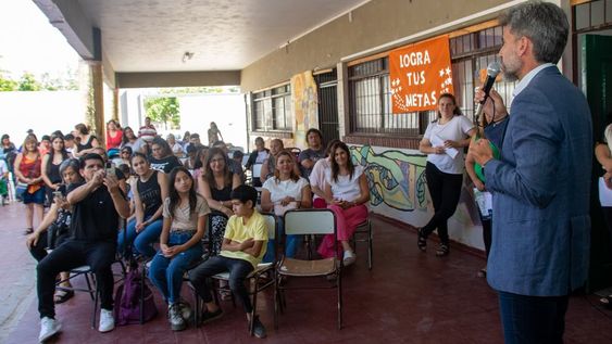 El Intendente acompañó a estudiantes y personal de la escuela Joaquín Lavado en un acto trascendental