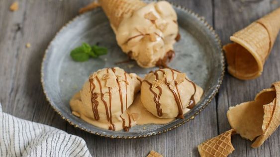 La elección del 12 de abril para celebrar el Día Internacional del Helado fue propuesta por la Asociación Internacional de Alimentos Lácteos