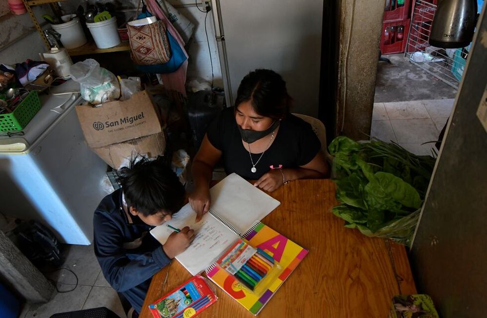 El aumento constante en los precios repercute directamente en los cifras de pobreza y complica la realidad de miles de personas. Foto: Orlando Pelichotti / Los Andes