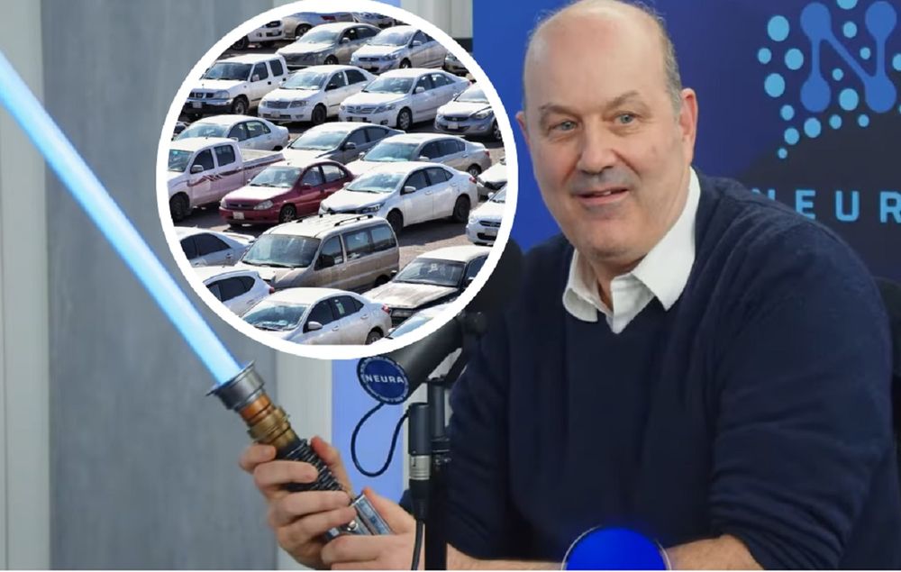 La medida de Sturzenegger para que sea más fácil traer autos usados o 0km del exterior: celebró con un sable de luz de Star Wars